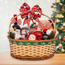 Creating Memorable Christmas Hampers with a Personal Touch